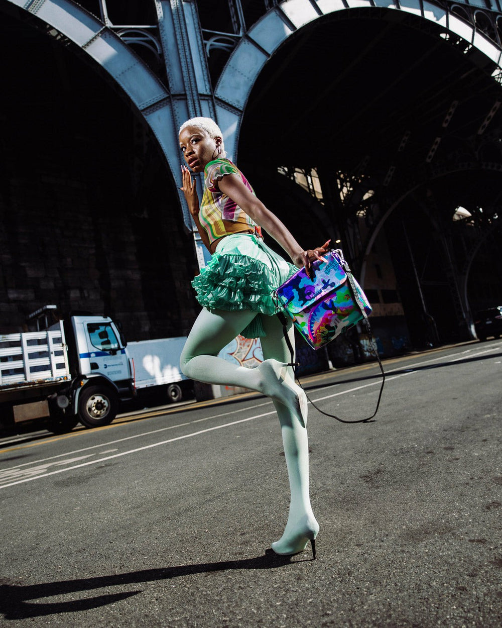 HEAVY RHYTHM MESSENGER SLING BAG | Sprayground Savings
