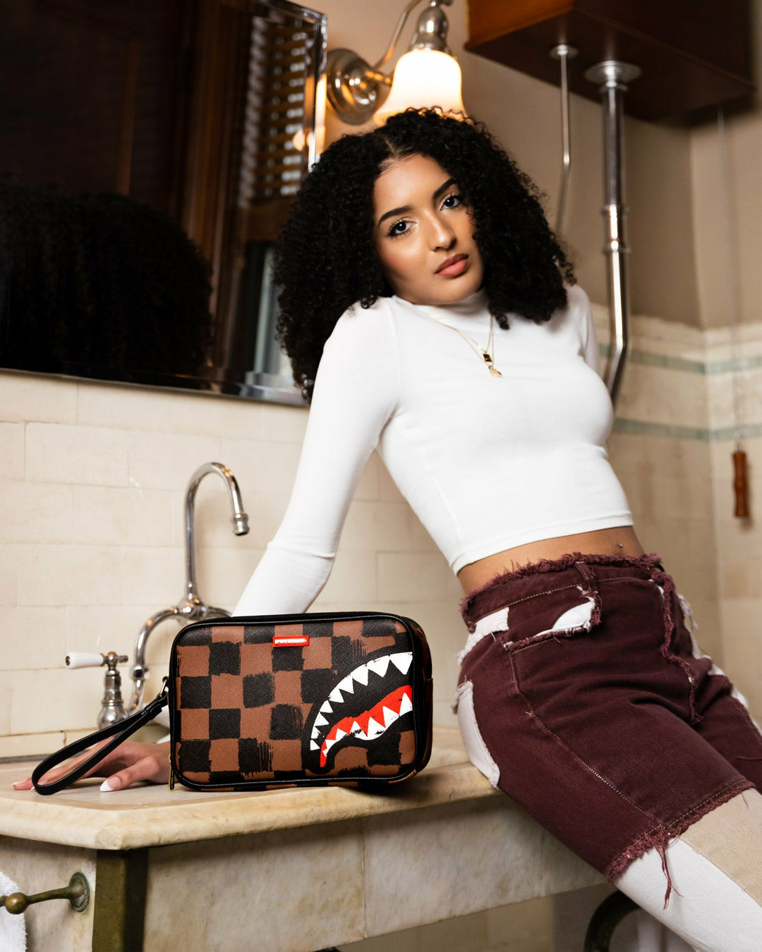 SHARKS IN PARIS VANQUISH TOILETRY BAG | Sprayground Bargain