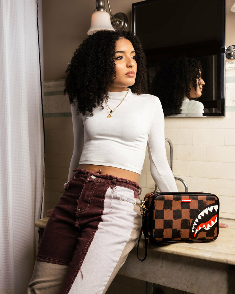 SHARKS IN PARIS VANQUISH TOILETRY BAG | Sprayground Bargain