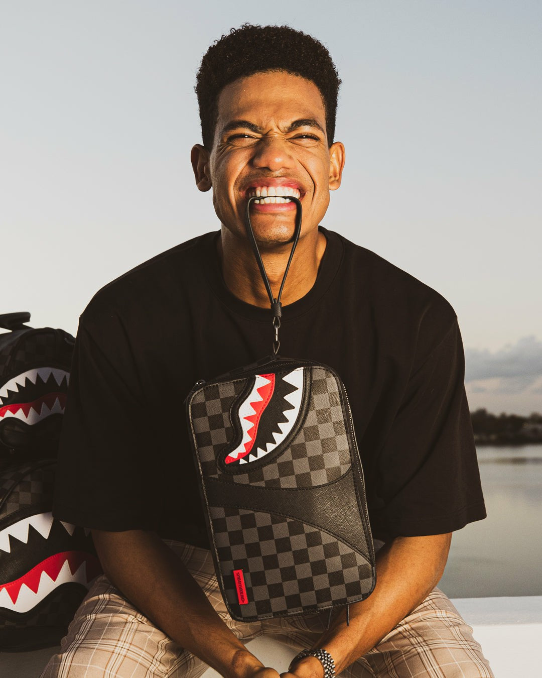 HENNY AIIR TO THE THRONE TOILETRY BAG | Sprayground Outlets