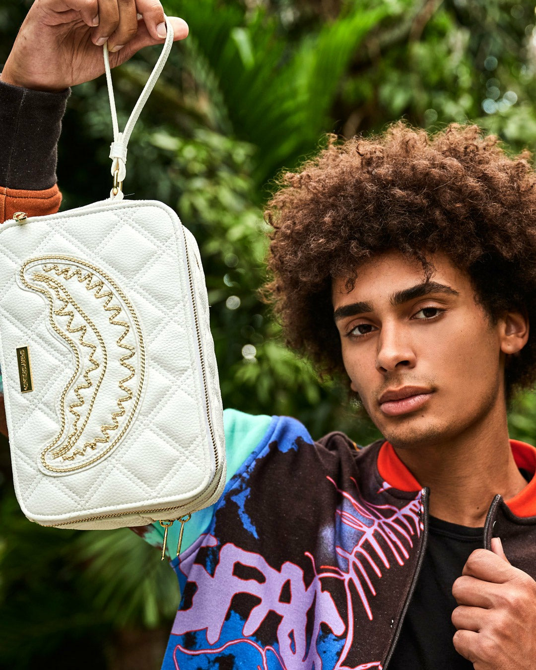 RIVIERA LE BLANC GOLD CHAIN SHARK TOILETRY BAG | Sprayground Savings