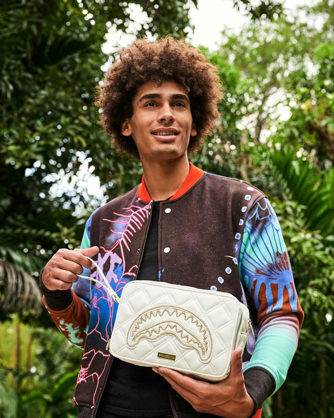 RIVIERA LE BLANC GOLD CHAIN SHARK TOILETRY BAG | Sprayground Savings