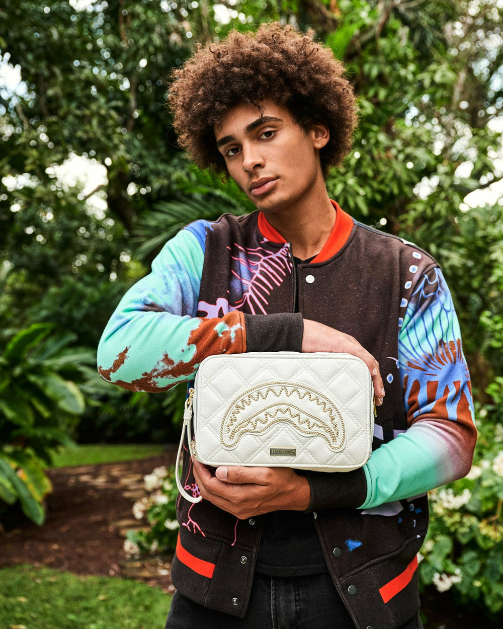 RIVIERA LE BLANC GOLD CHAIN SHARK TOILETRY BAG | Sprayground Savings
