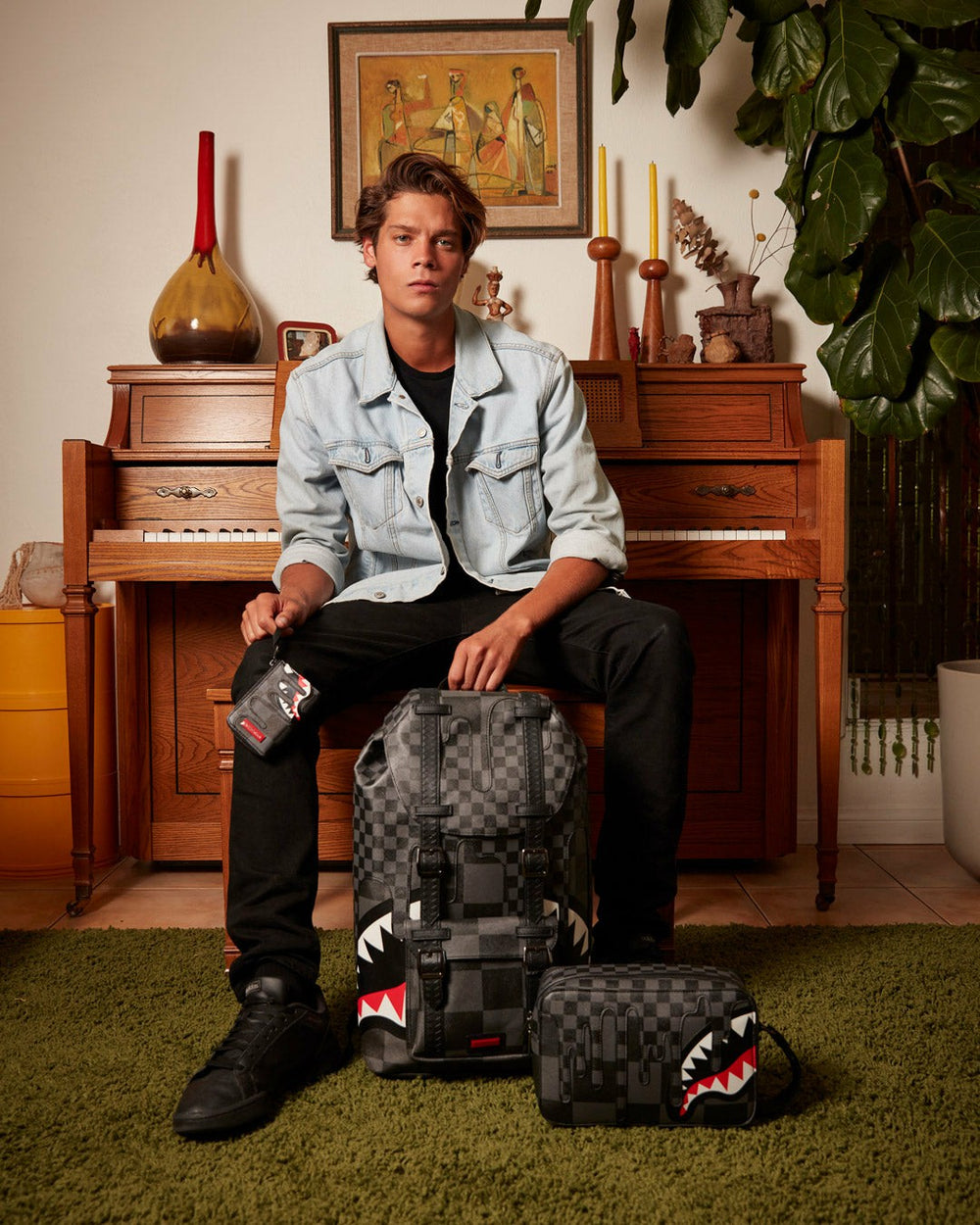 XTC GREY SHARKS IN PARIS TOILETRY BAG | Sprayground Exclusive Deal