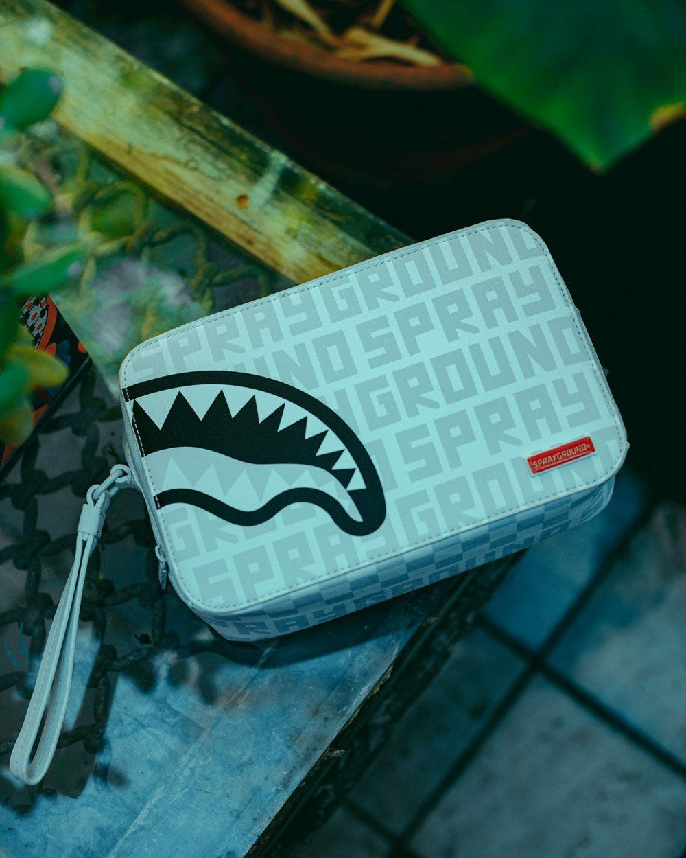 SPLIT THE CHECK (PEARL) TOILETRY BAG | Sprayground Limited Offer