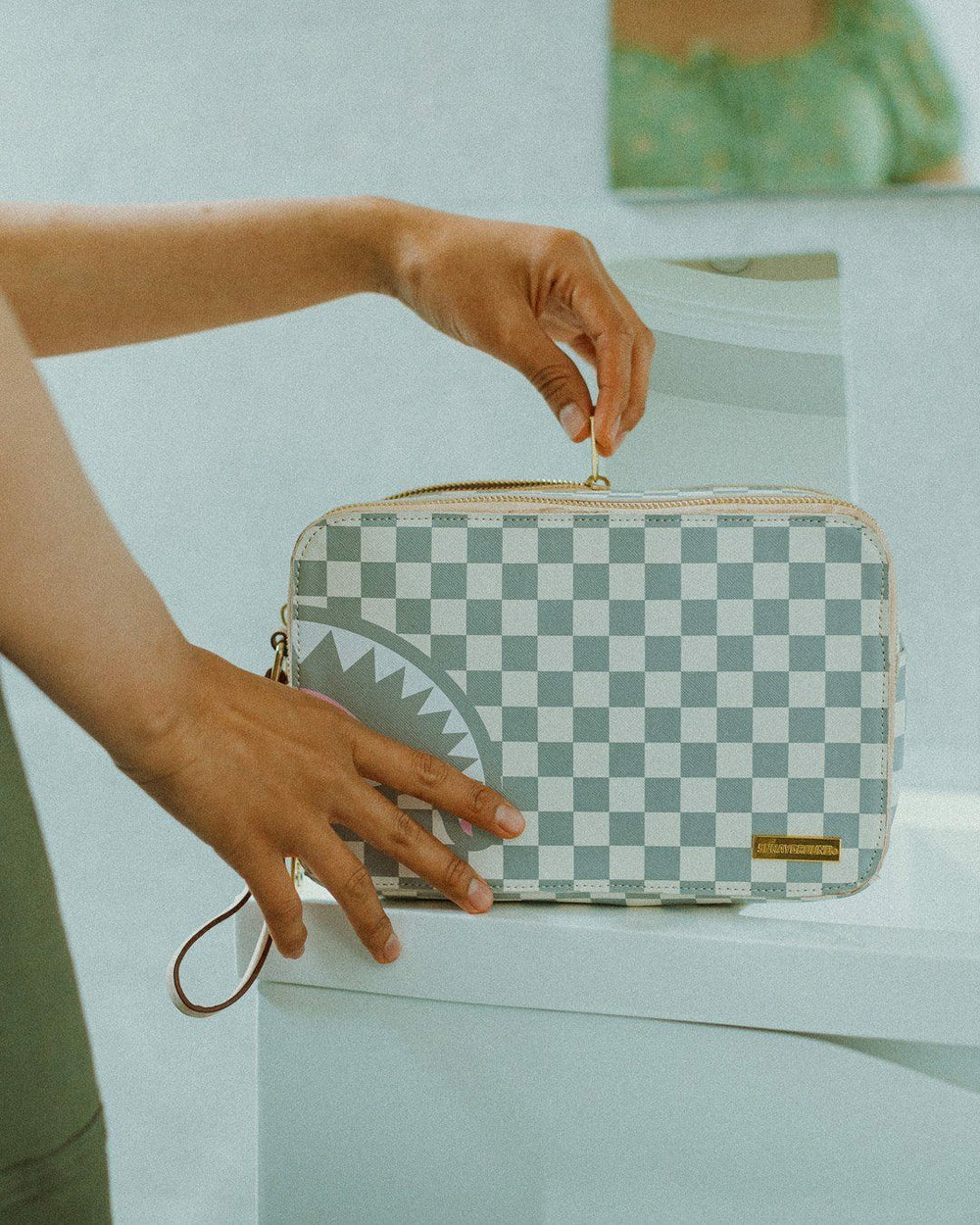 ROSE ALL DAY LA PALAIS TOILETRY BAG | Sprayground Savings