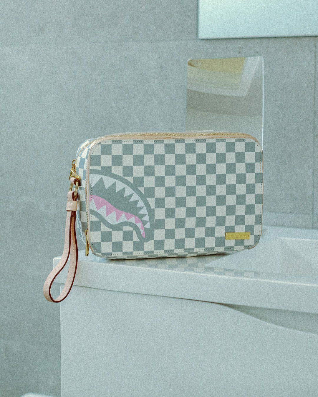 ROSE ALL DAY LA PALAIS TOILETRY BAG | Sprayground Savings