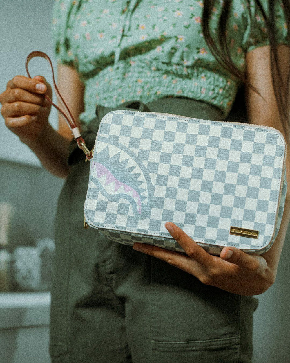 ROSE ALL DAY LA PALAIS TOILETRY BAG | Sprayground Savings