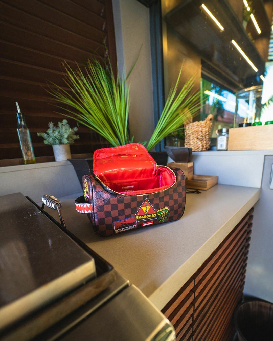 GLOBAL MOGUL TOILETRY BAG | Sprayground Special Offer
