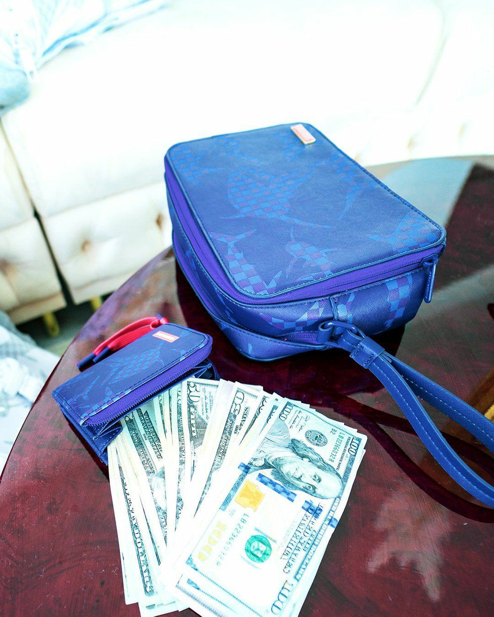 SHARK CHECK (BLUE) TOILETRY | Sprayground Outlets