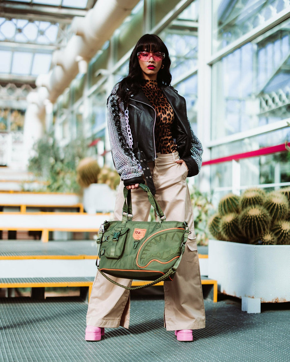 SPECIAL OPS SHARK SQUAD TOTE | Sprayground Bargain