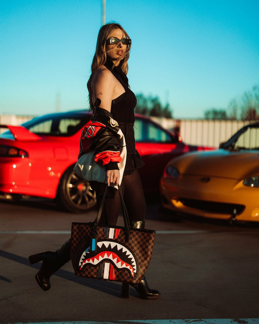 SHARKS IN PARIS GT TOTE | Sprayground Savings