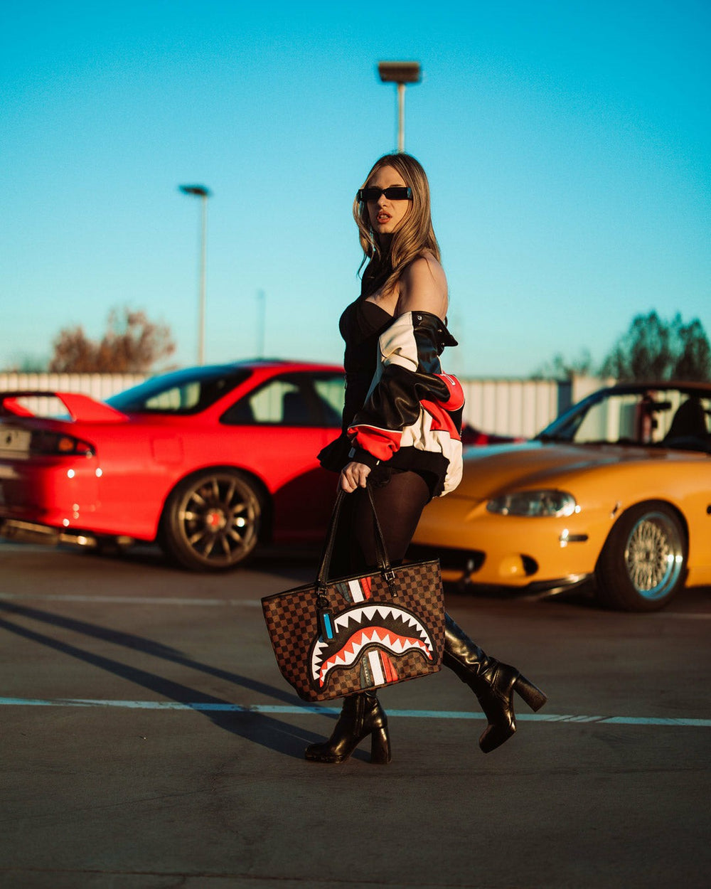 SHARKS IN PARIS GT TOTE | Sprayground Savings