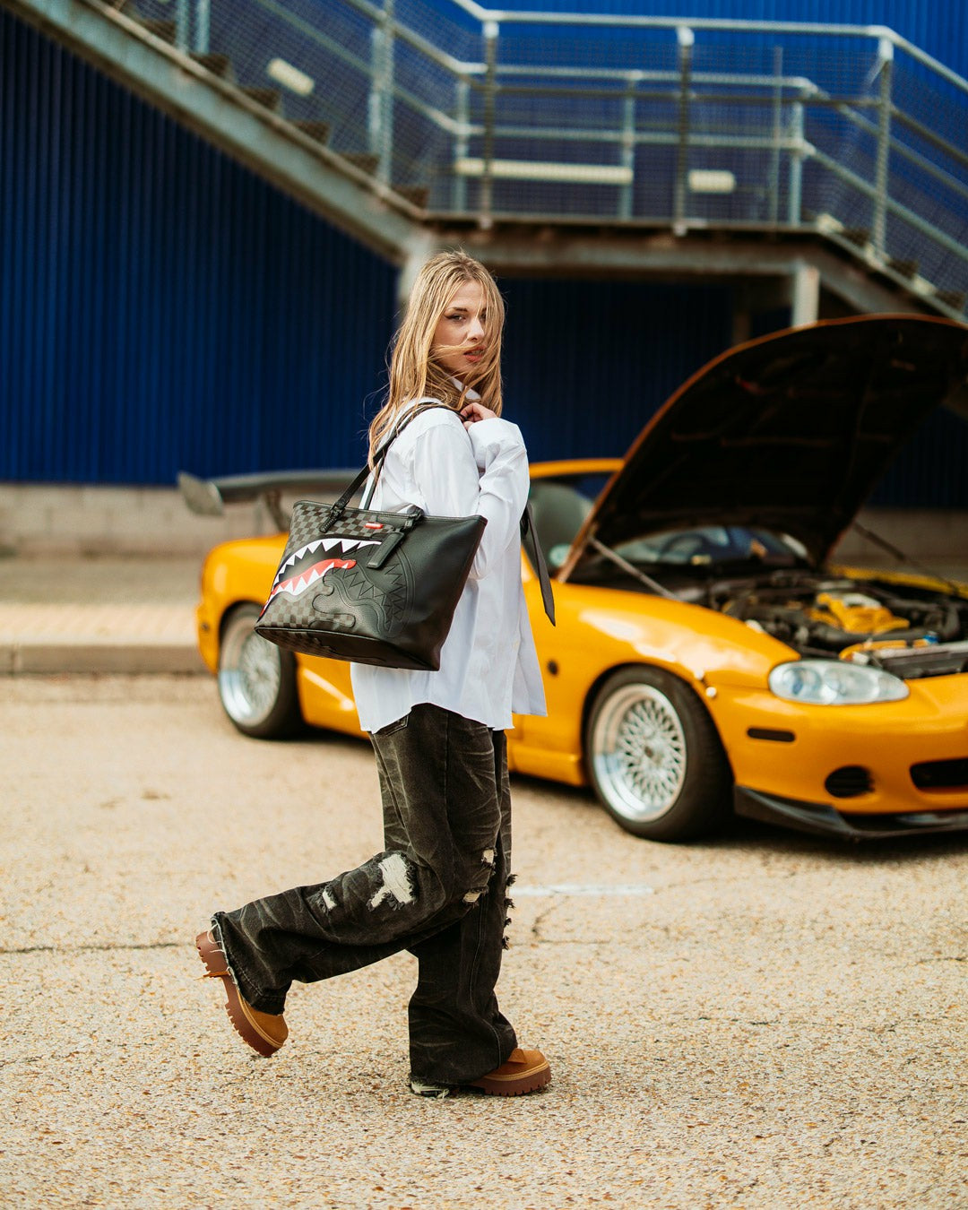 SPEED SHARK SIDE SWIPE TOTE | Sprayground Sale