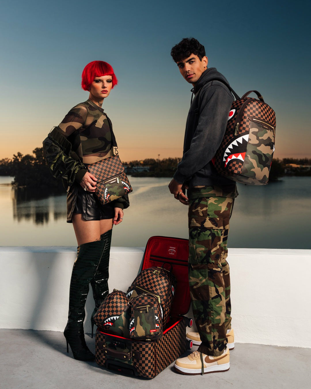 EXTERIOR GOLD ZIP POCKET SHARKS IN PARIS JETSETTER CARRY-ON LUGGAGE | Sprayground Sale