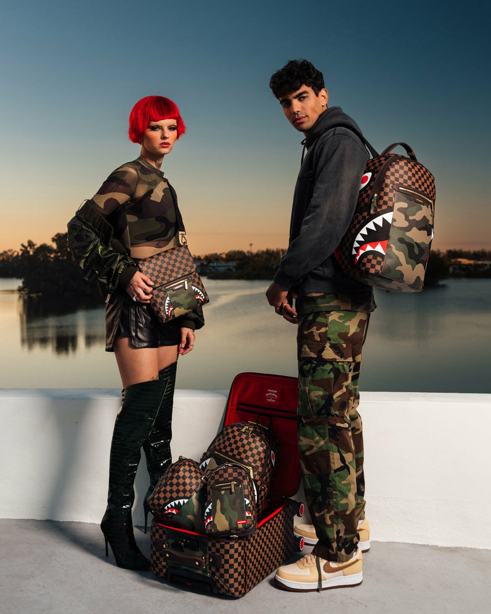 EXTERIOR GOLD ZIP POCKET SHARKS IN PARIS JETSETTER CARRY-ON LUGGAGE | Sprayground Sale