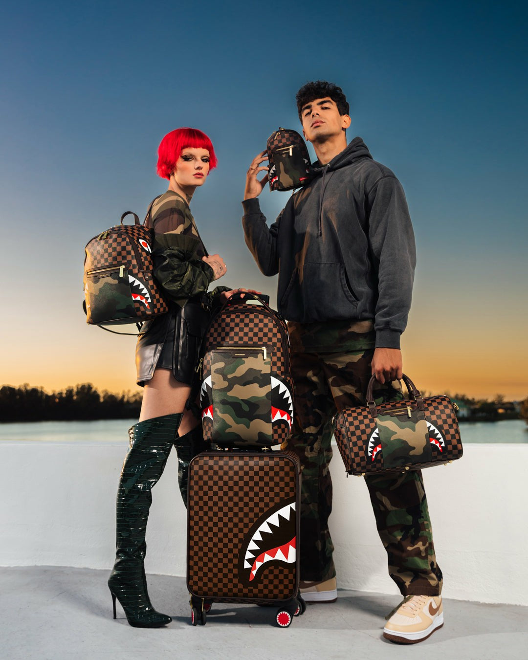 EXTERIOR GOLD ZIP POCKET SHARKS IN PARIS JETSETTER CARRY-ON LUGGAGE | Sprayground Sale
