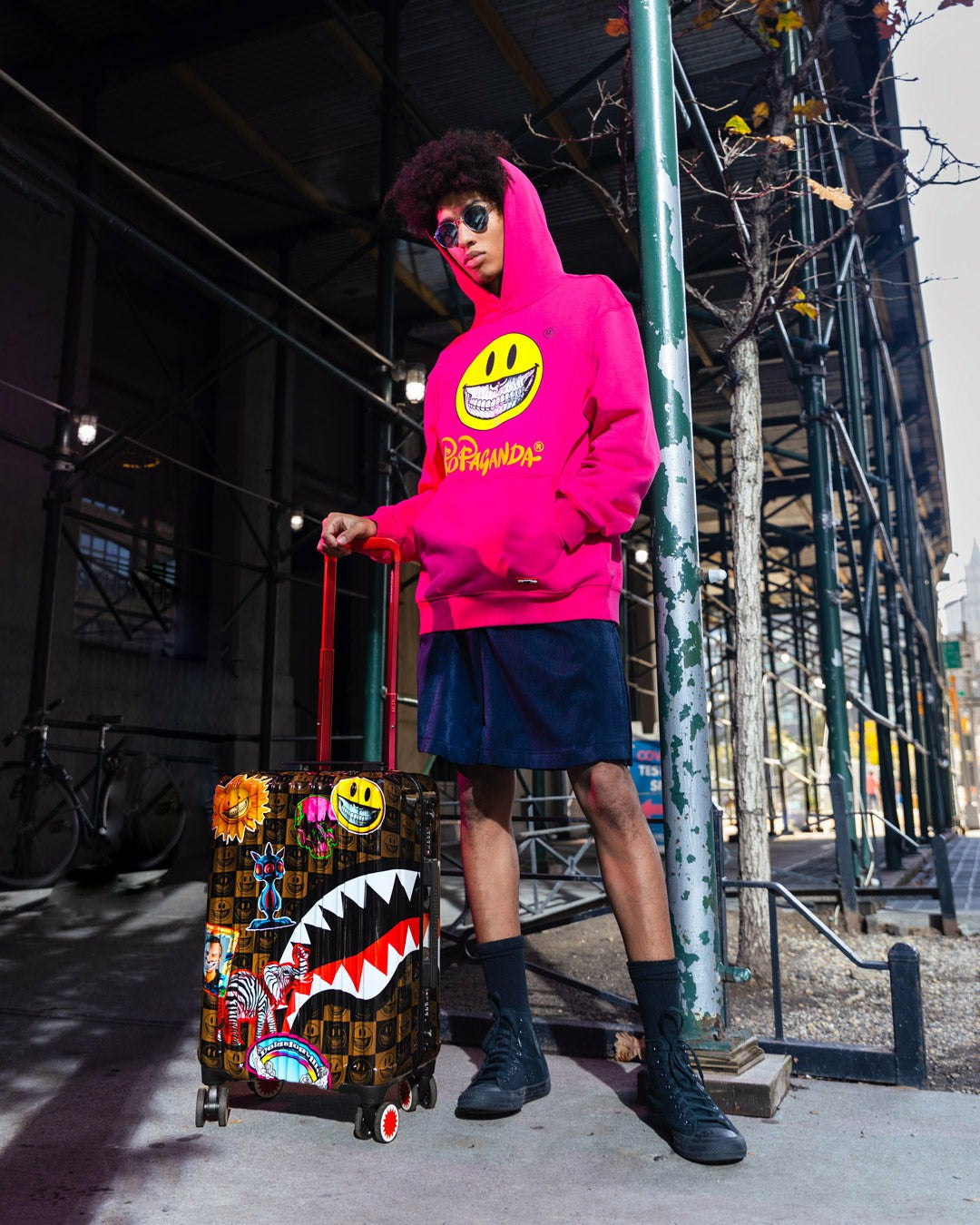 GLOBAL MOGUL POPAGANDA RON ENGLISH EDITION HARDSHELL CARRY-ON LUGGAGE | Sprayground On Sale