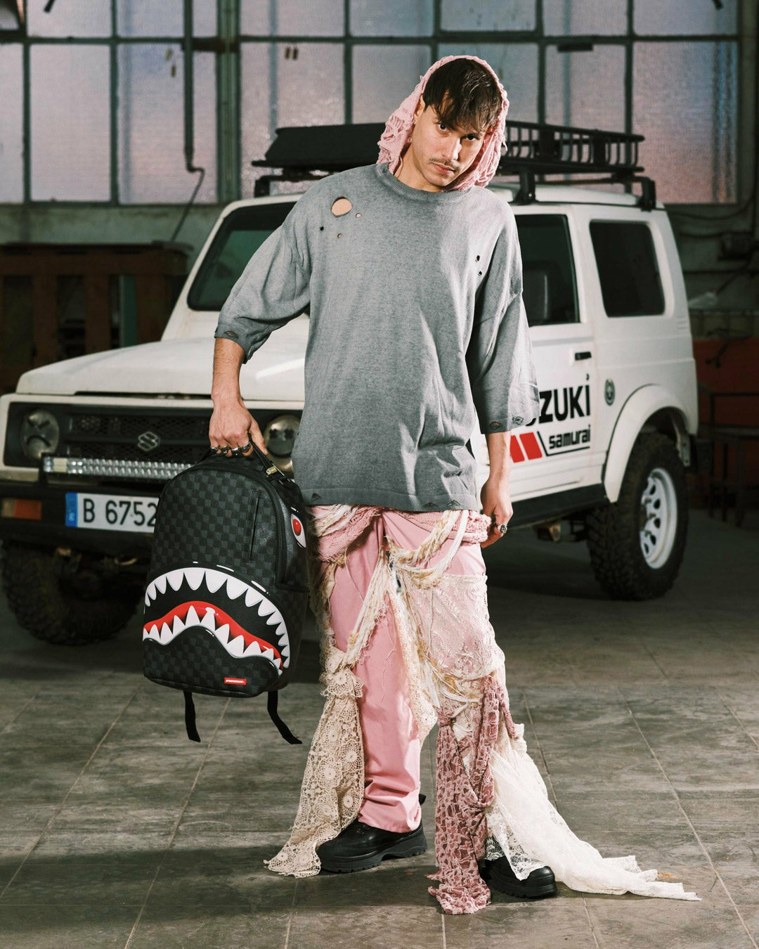 SHARKS IN PARIS HYPER PUFF BACKPACK | Sprayground Outlets
