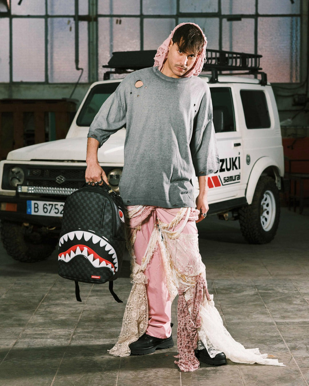 SHARKS IN PARIS HYPER PUFF BACKPACK | Sprayground Outlets