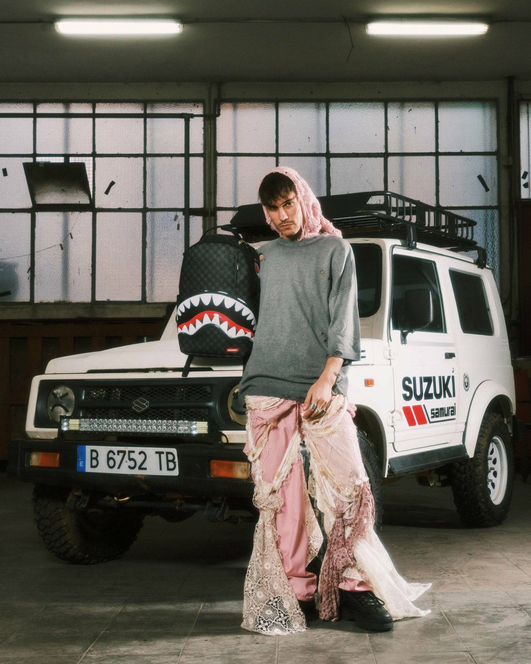 SHARKS IN PARIS HYPER PUFF BACKPACK | Sprayground Outlets