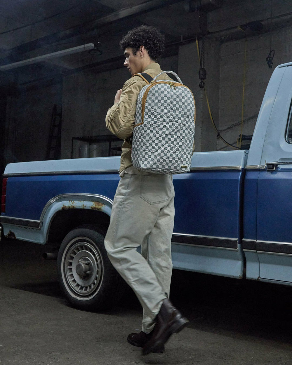 THE PRIVATE JET SHARK CLUB - HIGH ALTITUDE BACKPACK | Sprayground Value Deal