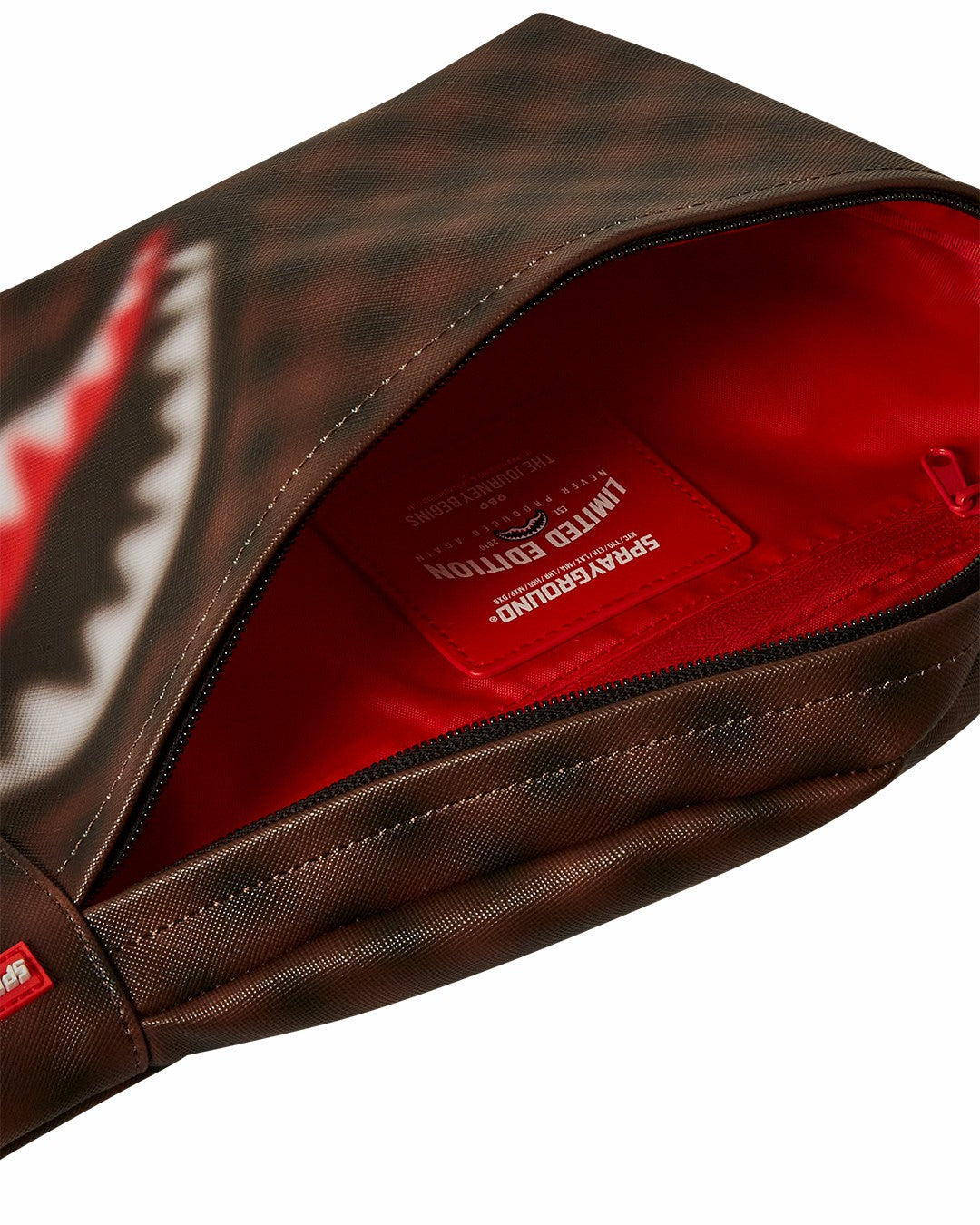 SHARKS IN PARIS BLUR EFFECT SAVVY CROSSBODY | Sprayground Hot Deal