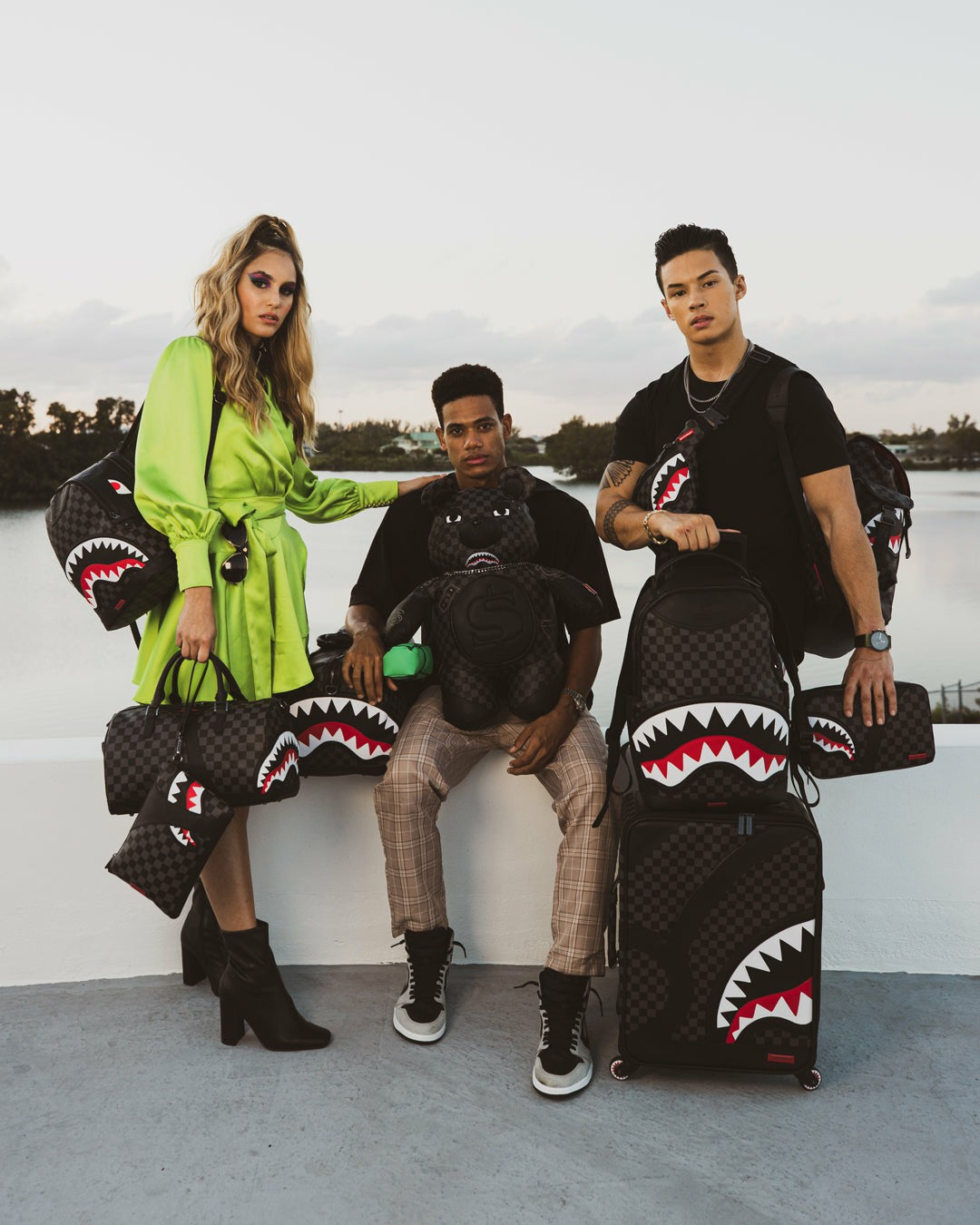 HENNY AIIR TO THE THRONE CROSSOVER CLUTCH | Sprayground Limited Offer