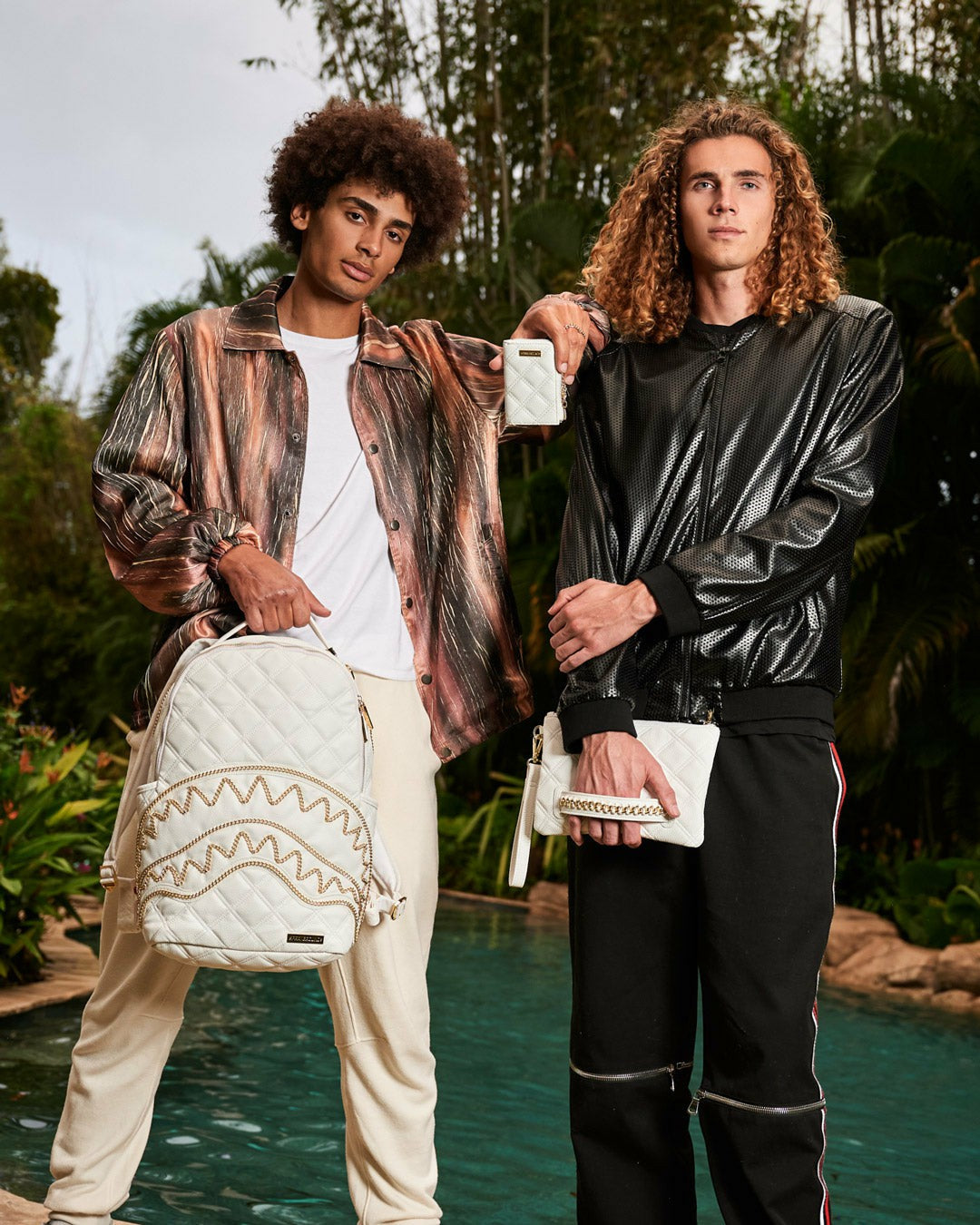 RIVIERA LE BLANC GOLD CHAIN SHARK CROSSOVER CLUTCH | Sprayground On Sale