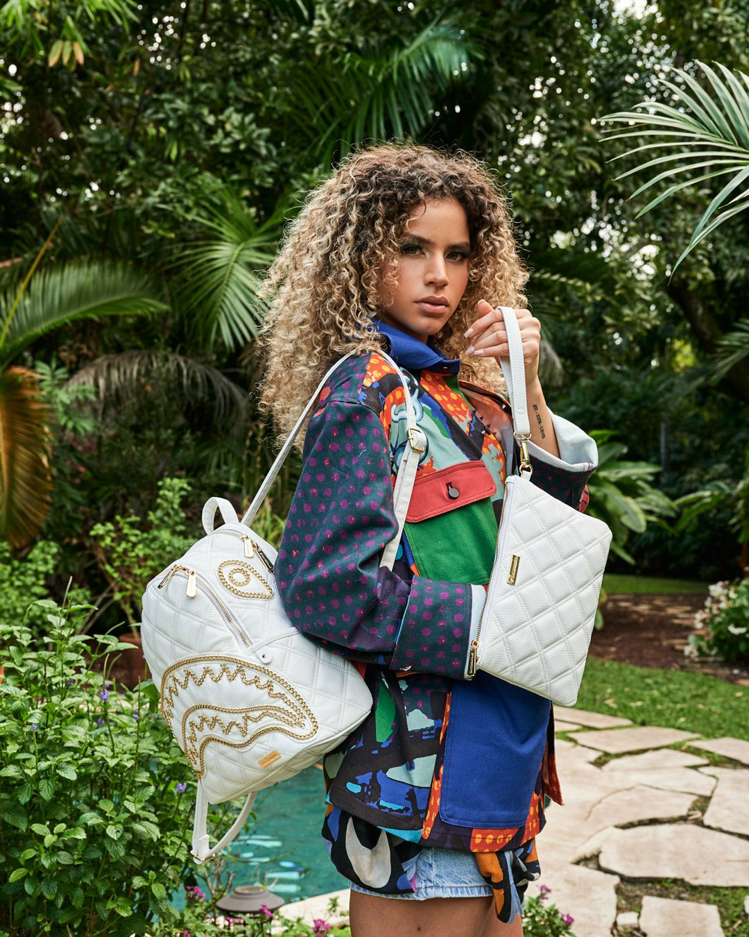 RIVIERA LE BLANC GOLD CHAIN SHARK CROSSOVER CLUTCH | Sprayground On Sale