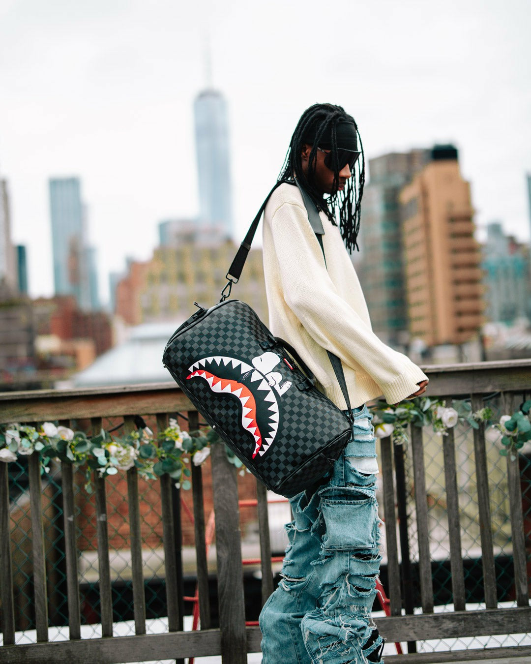 SNOOPY DAY OFF DUFFLE | Sprayground Value Deal