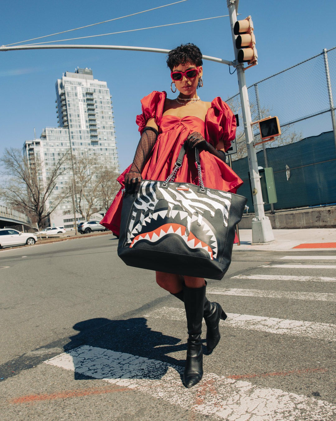 ZE SHARK PREDATOR TOTE | Sprayground Savings