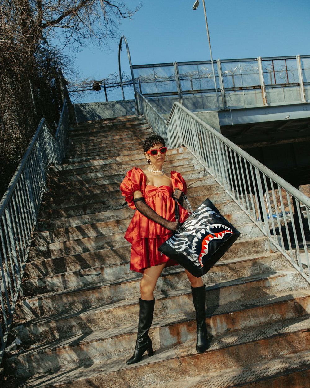 ZE SHARK PREDATOR TOTE | Sprayground Savings