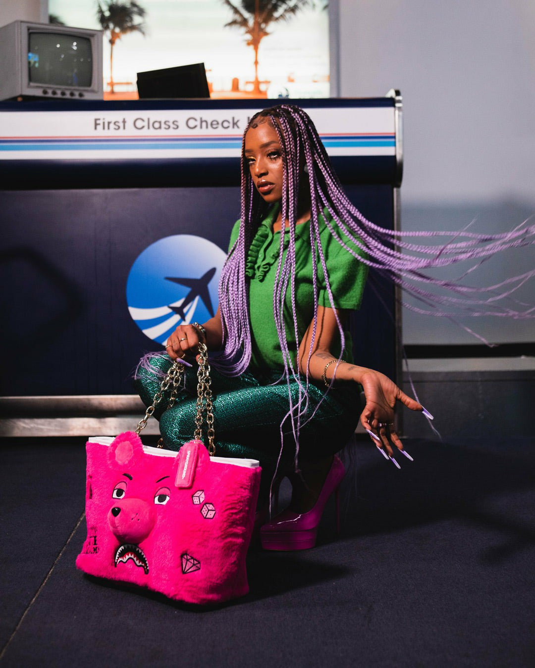 PLUSH MONEYBEAR TOTE (PINK) | Sprayground Bargain
