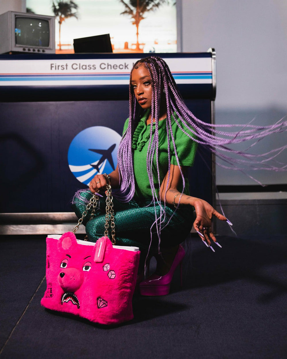 PLUSH MONEYBEAR TOTE (PINK) | Sprayground Bargain