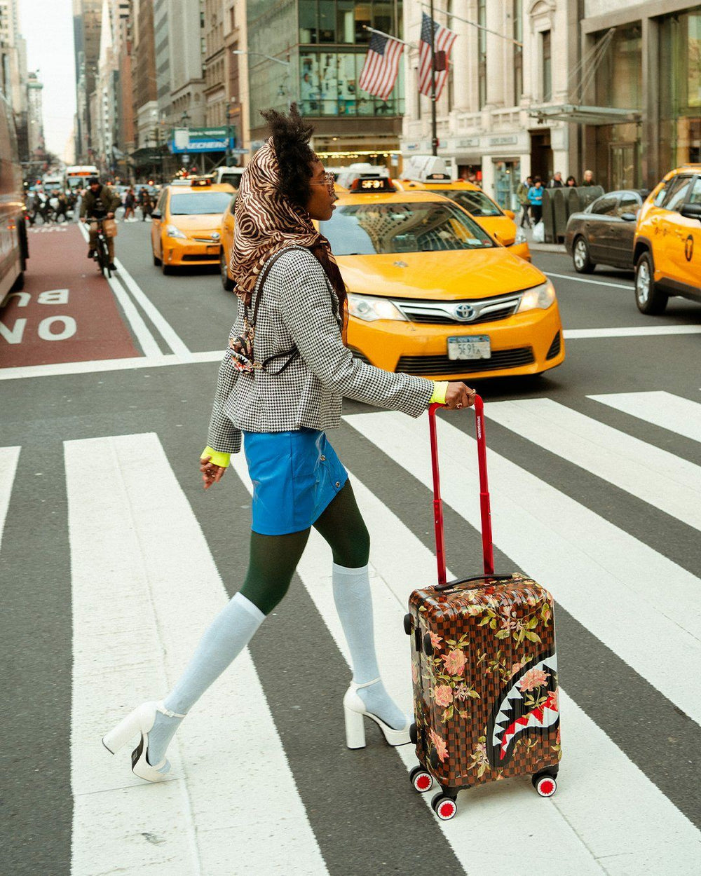 SHARKFLOWER 21.5” CARRY-ON SHARKNAUTICS LUGGAGE | Sprayground Savings