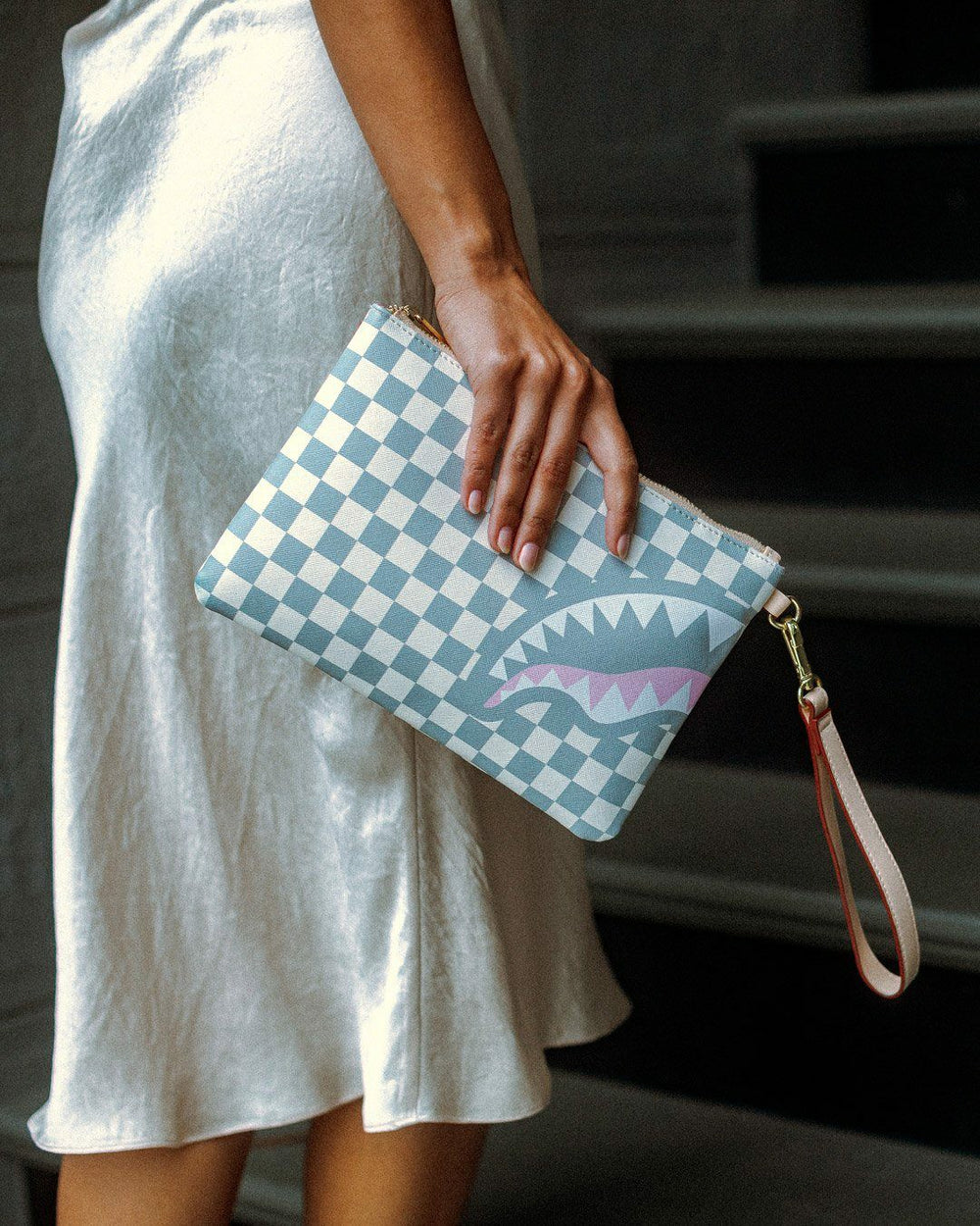 ROSE ALL DAY LA PALAIS CROSSOVER CLUTCH | Sprayground Special Offer