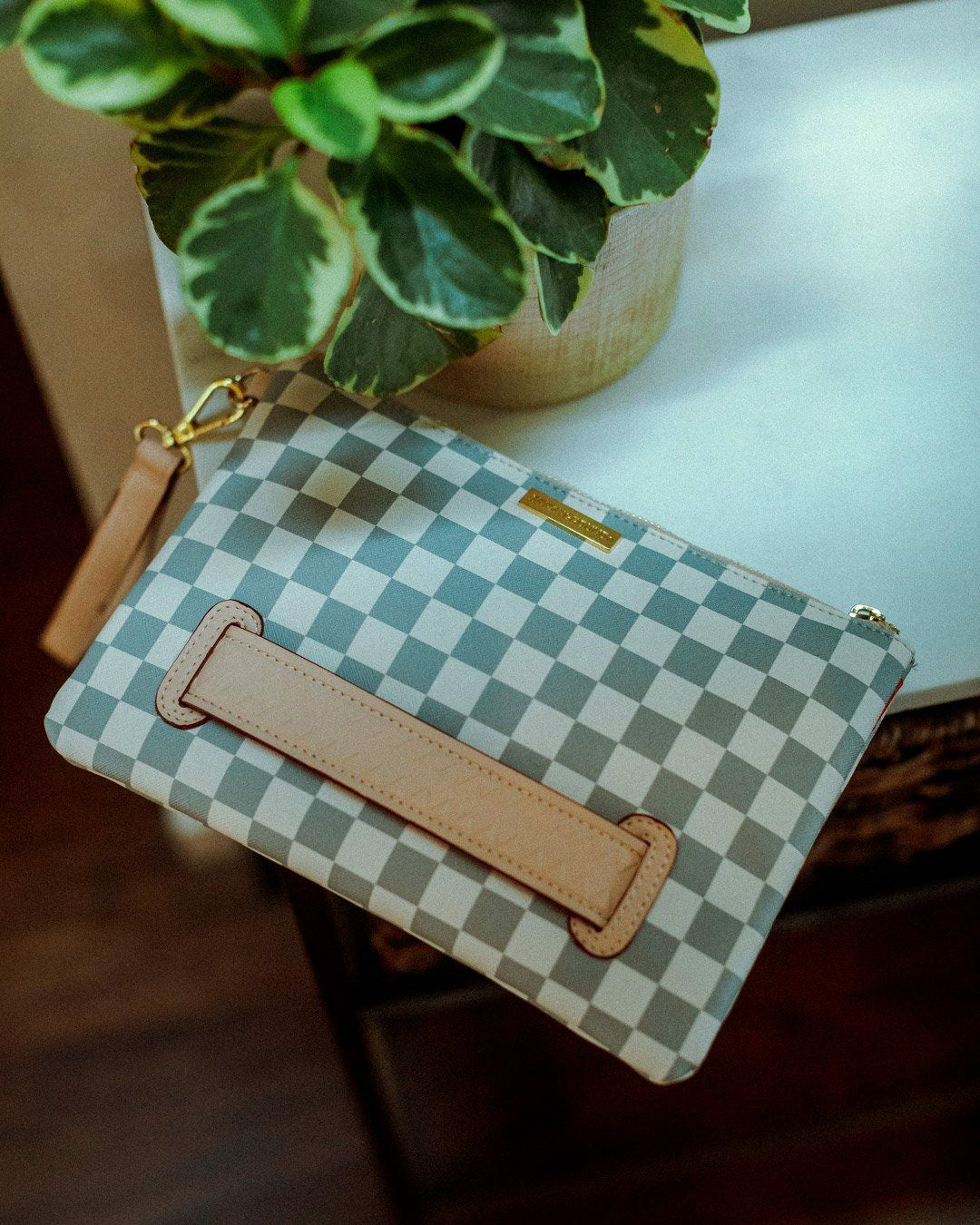 ROSE ALL DAY LA PALAIS CROSSOVER CLUTCH | Sprayground Special Offer