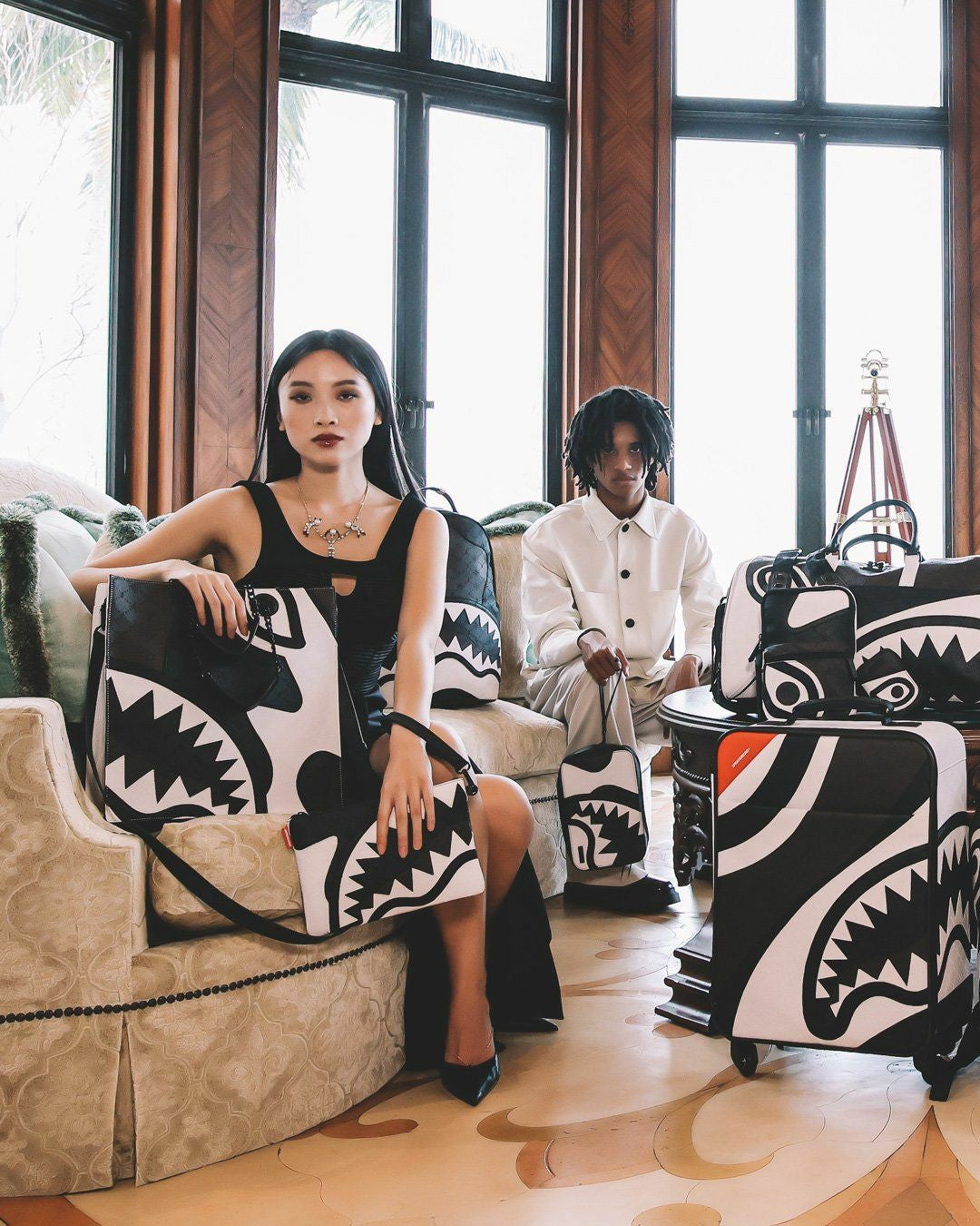 V.V.I.P. CROSSOVER CLUTCH | Sprayground Sale