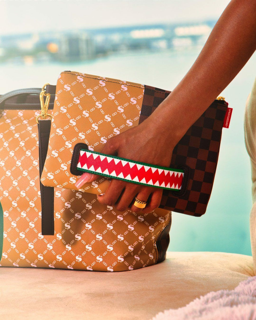 PARIS VS FLORENCE CROSSOVER CLUTCH | Sprayground Exclusive Deal