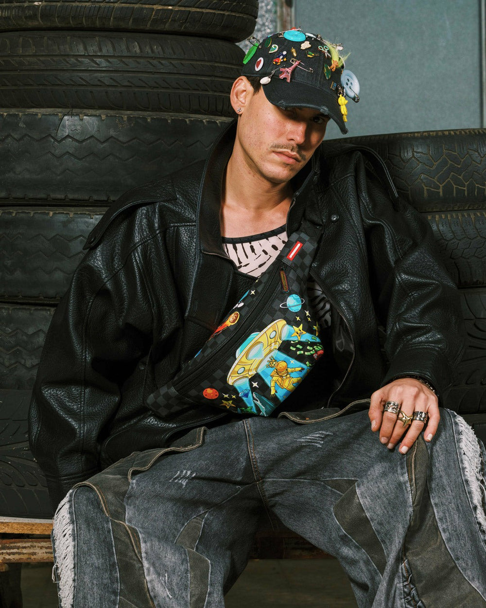 EXTRA EXTRATERRESTRIAL SAVVY CROSSBODY | Sprayground Limited Offer