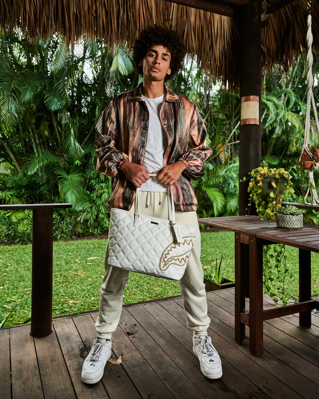 RIVIERA LE BLANC GOLD CHAIN SHARK TOTE | Sprayground Discounted