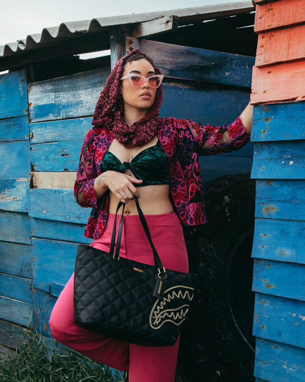 NOIR QUILT GOLD CHAIN SHARK TOTE | Sprayground Bargain