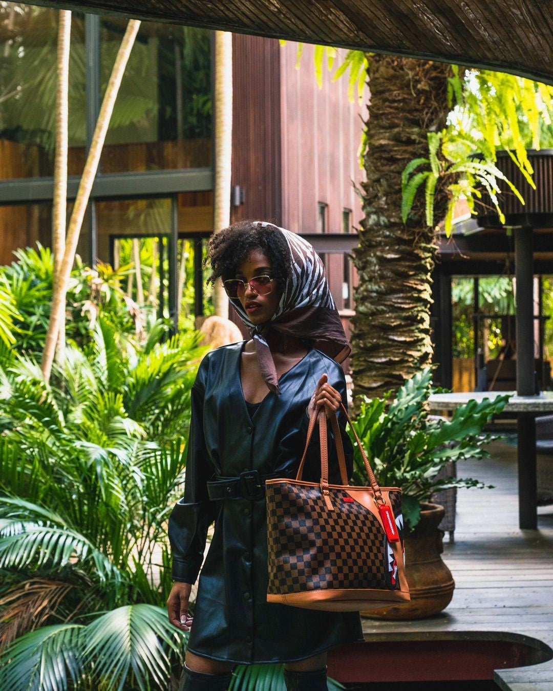 HENNY AIR TO THE THRONE TOTE | Sprayground Value Deal