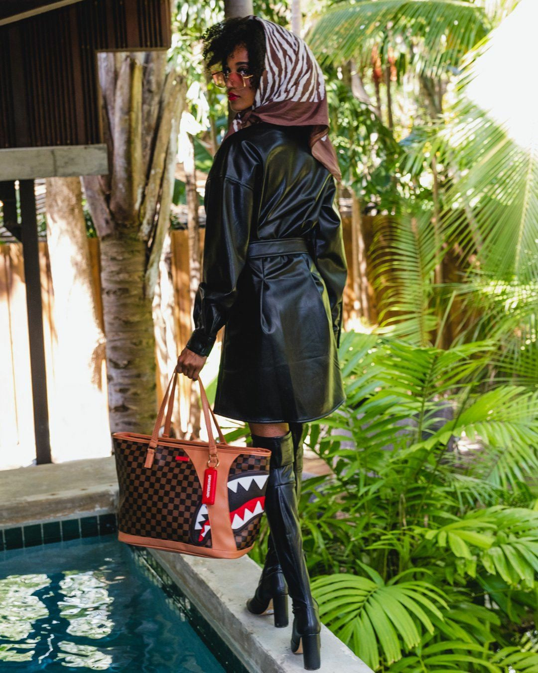 HENNY AIR TO THE THRONE TOTE | Sprayground Value Deal