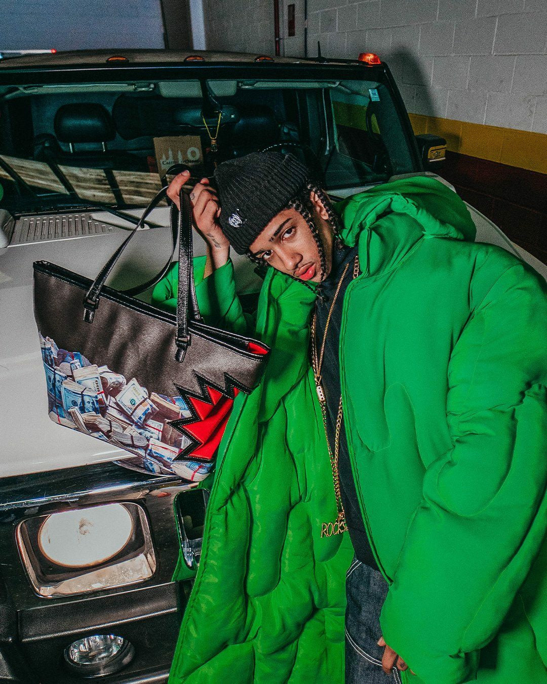 $HARKBITE TOTE | Sprayground Bargain