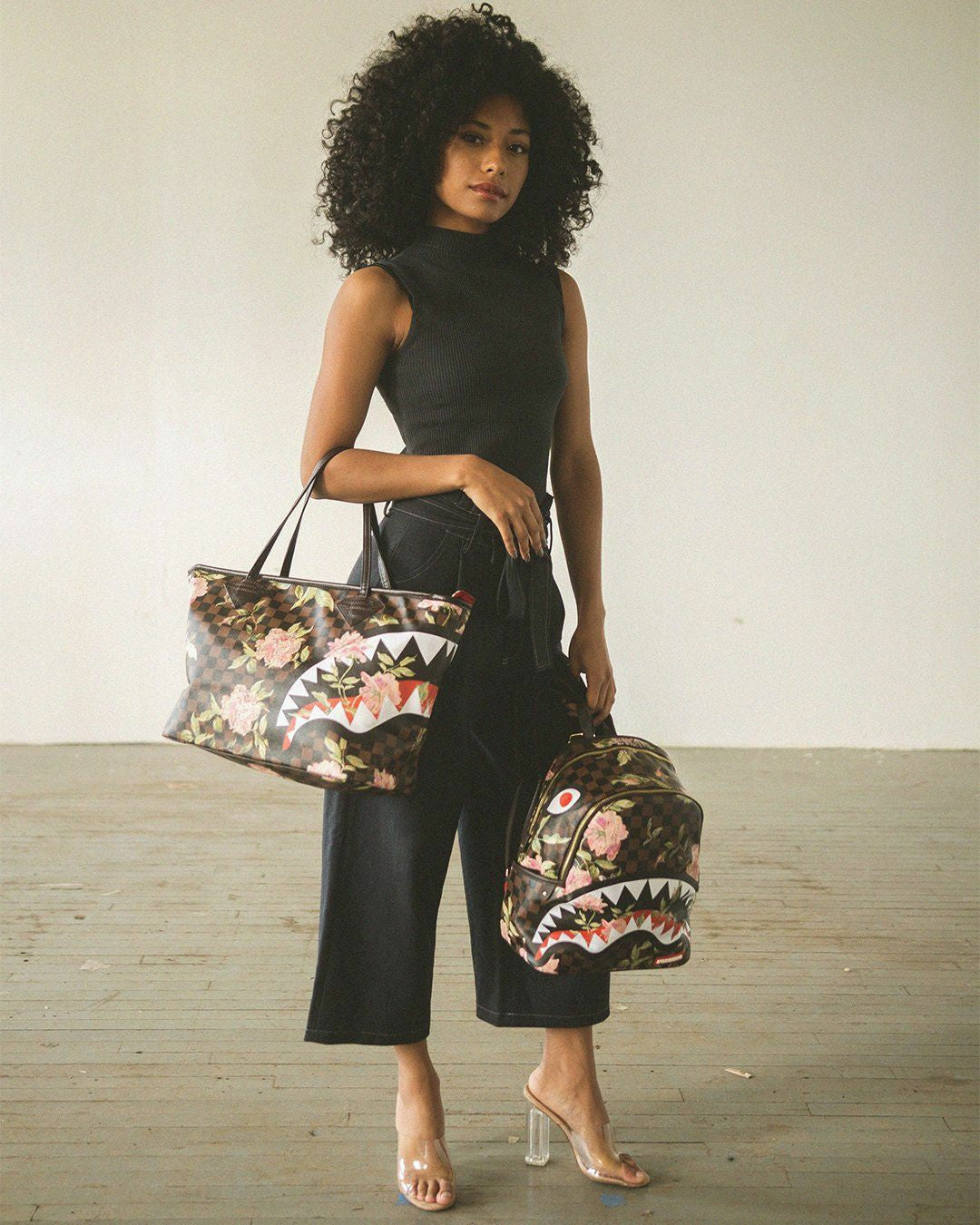 SHARKFLOWER TOTE | Sprayground Special Offer