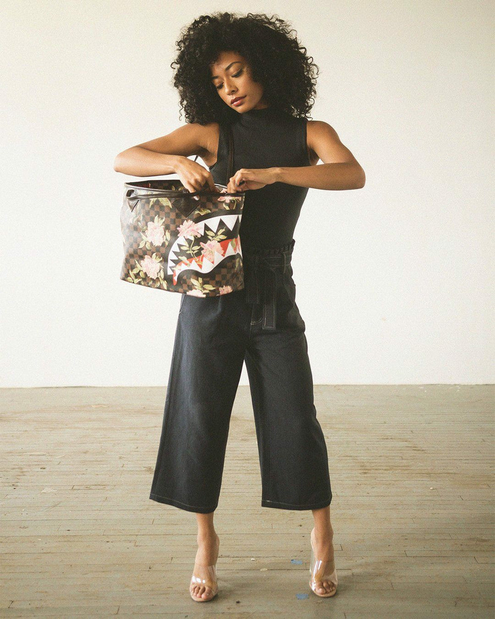SHARKFLOWER TOTE | Sprayground Special Offer