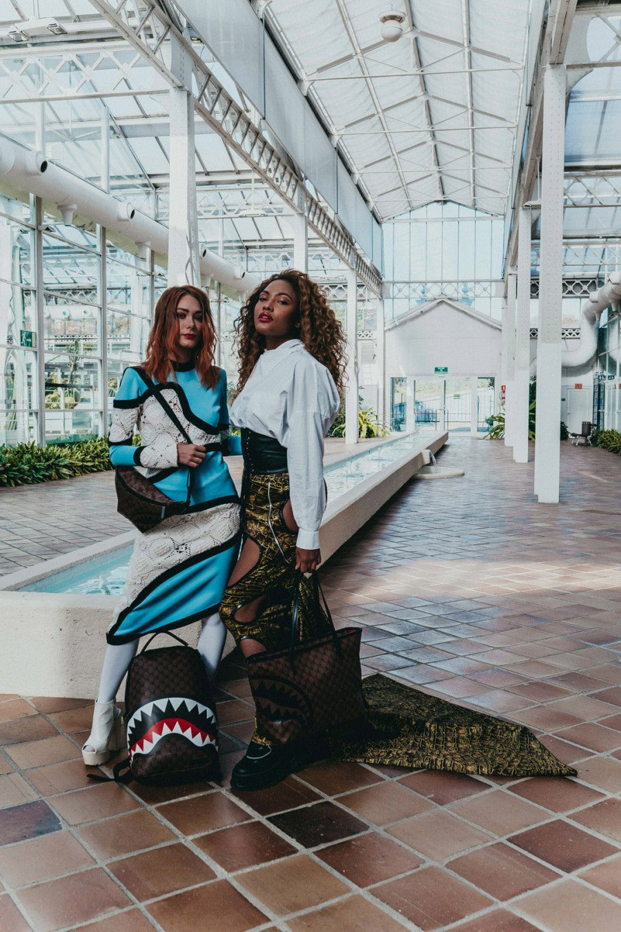 SHARKS AND SKULLS SAVVY CROSSBODY | Sprayground On Sale