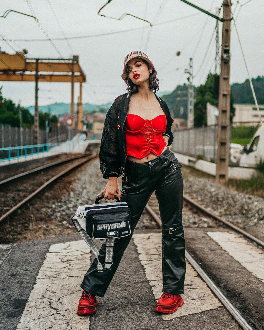 SWERVE CARGO CROSSBODY | Sprayground Savings